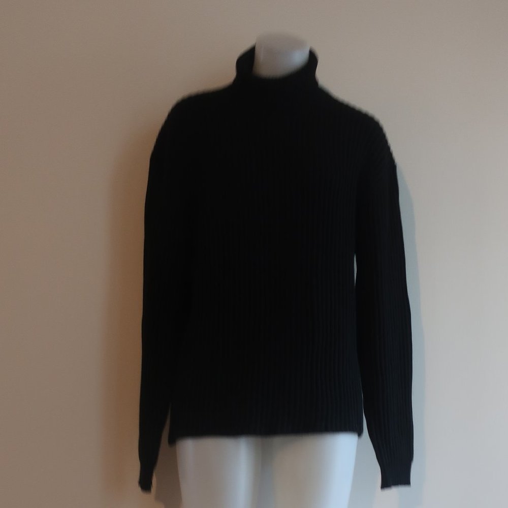 HUGO BOSS BLACK RIBBED TURTLENECK SWEATER SZ M*